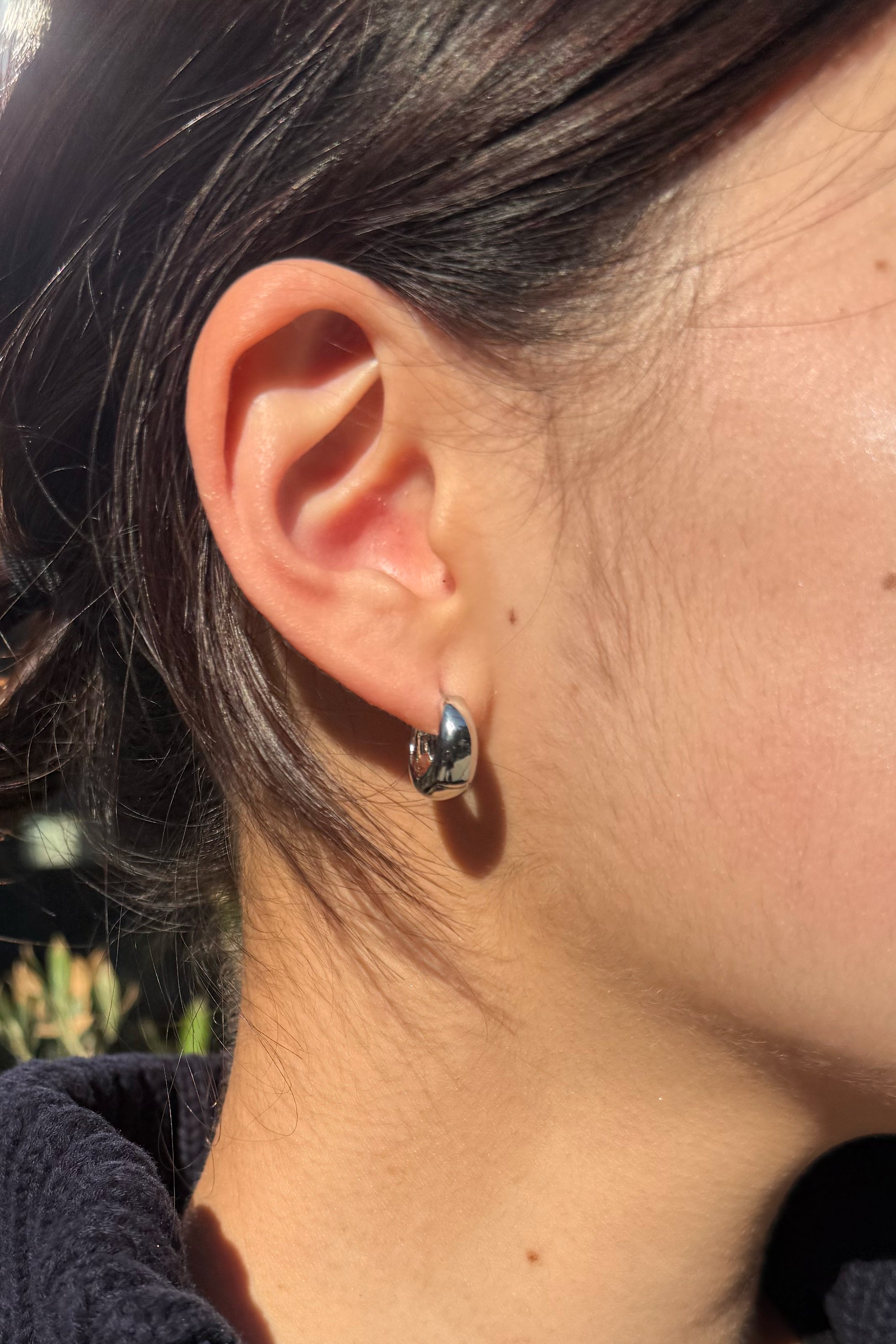 Mini Thick Hoop Earrings – Brandy Melville Online Japan