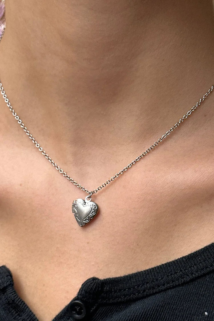HEART LOCKET NECKLACE | HEART LOCKET NECKLACE