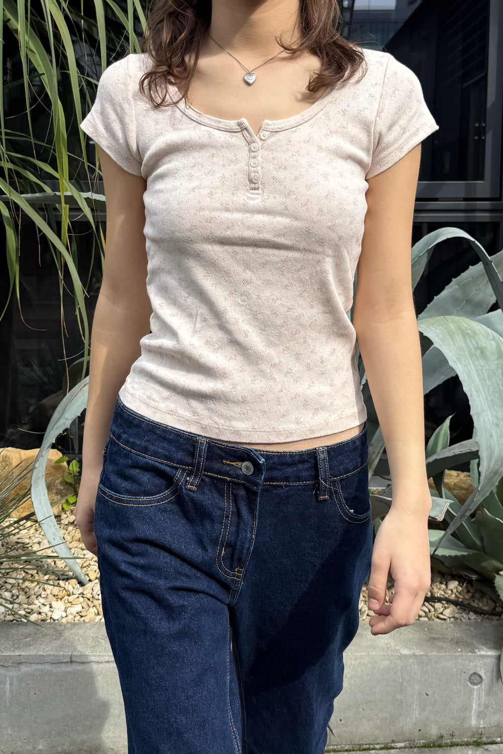 brandy melville 4点セット Zelly Floral Eyelet Top – Brandy Melville Online Japan
