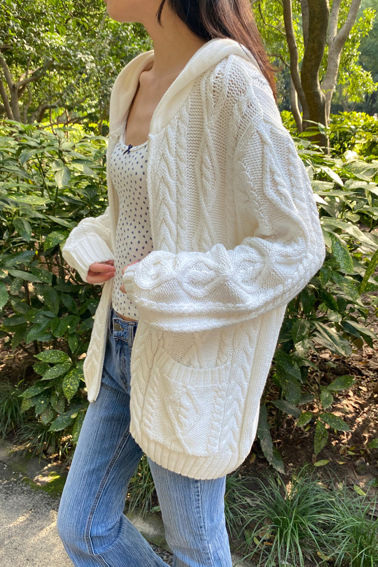 Marry Knit Sweater | White / Oversize Fit