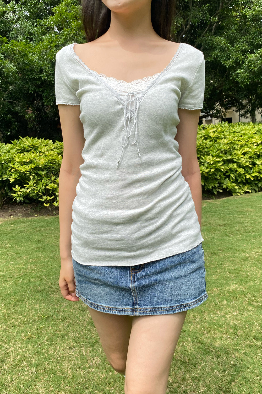 Tania V-Neck Lace Top – Brandy Melville Online Japan