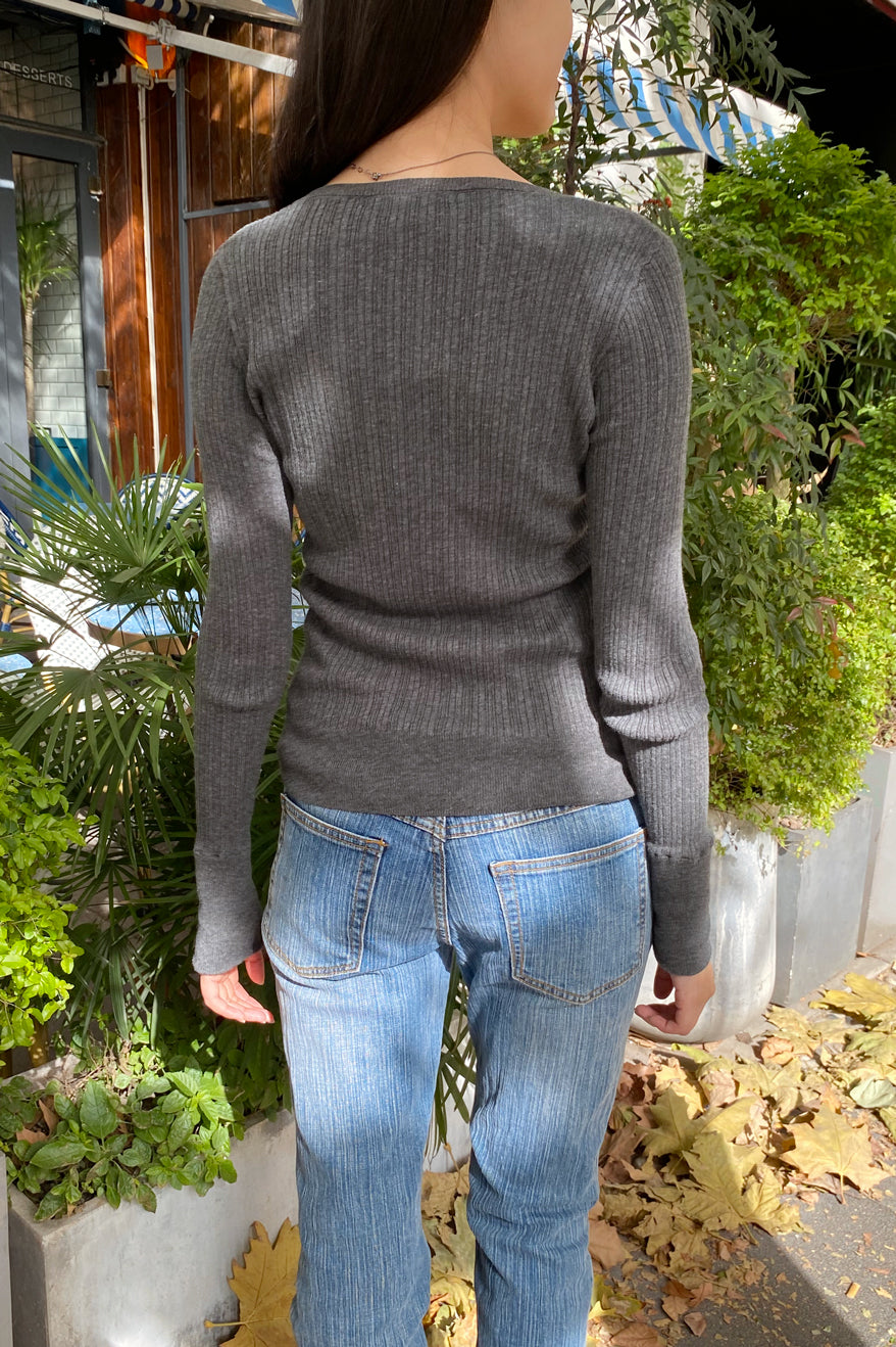 Grace V-Neck Sweater – Brandy Melville Online Japan