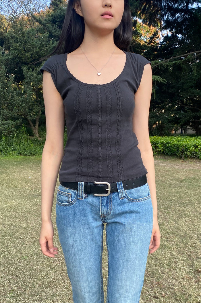Starla Scalloped Top | 