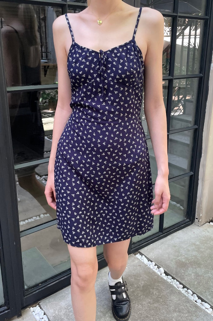 Maxi Dress Brandy Melville Vestidos Brandy Melville Blue And White Floral Depop Maxi Dress Brandy Melville Vestidos Brandy Melville Blue And White Floral Depop