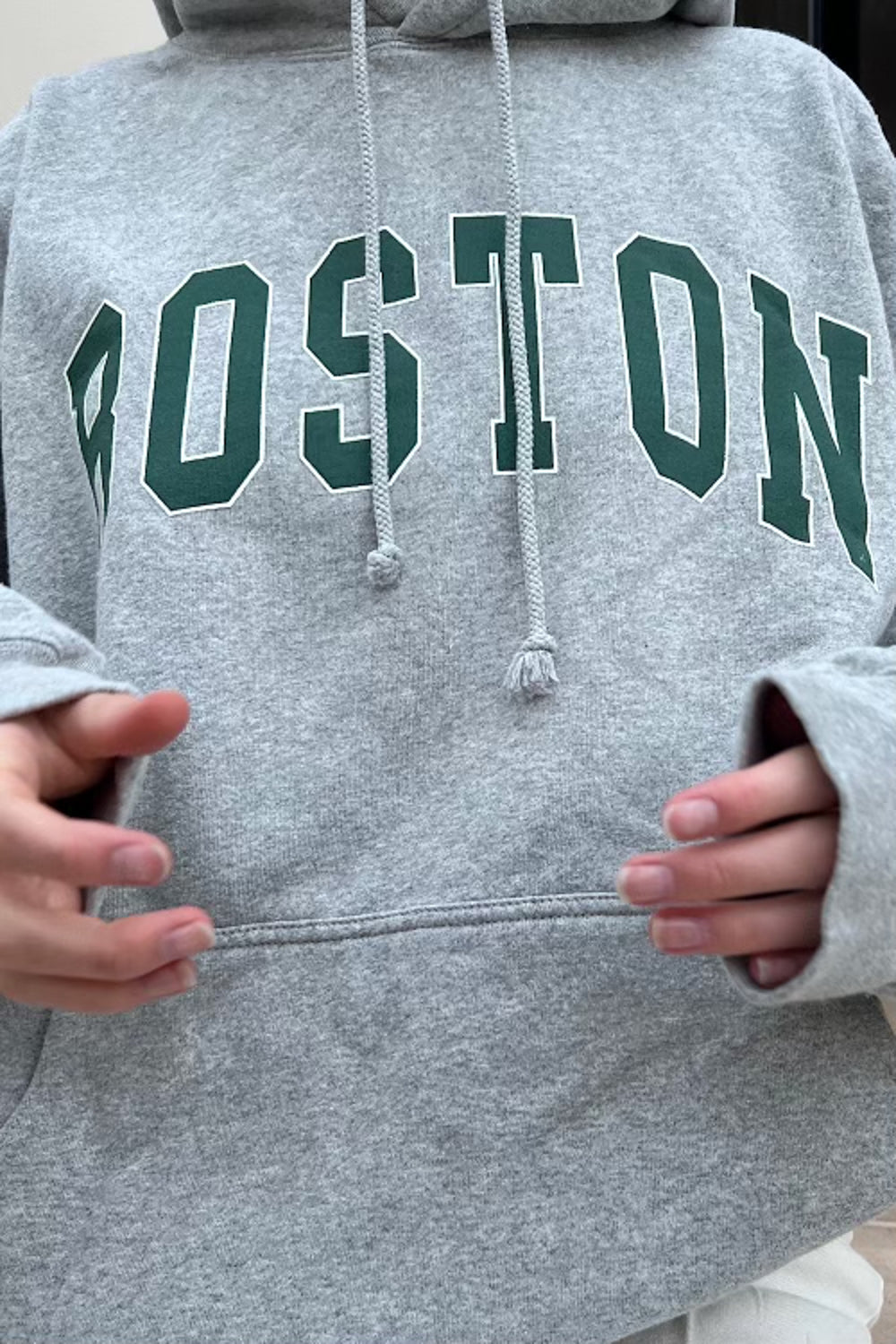 Christy Boston Hoodie – Brandy Melville  Brandy melville hoodie, Workout  hoodie, Brandy melville sweatshirt