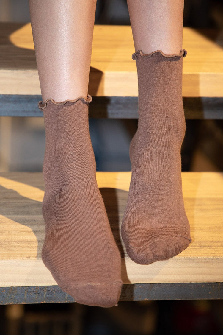 Ruffle Socks | Brown